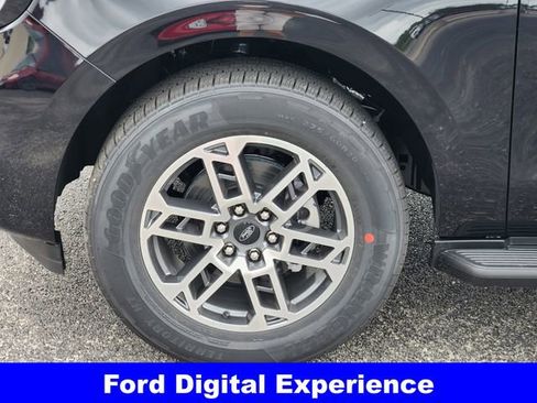 New 2026 Ford Expedition Active RWD image 10