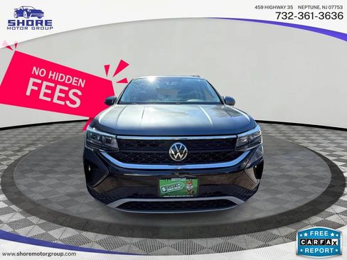 Used 2022 Volkswagen Taos SE image 2