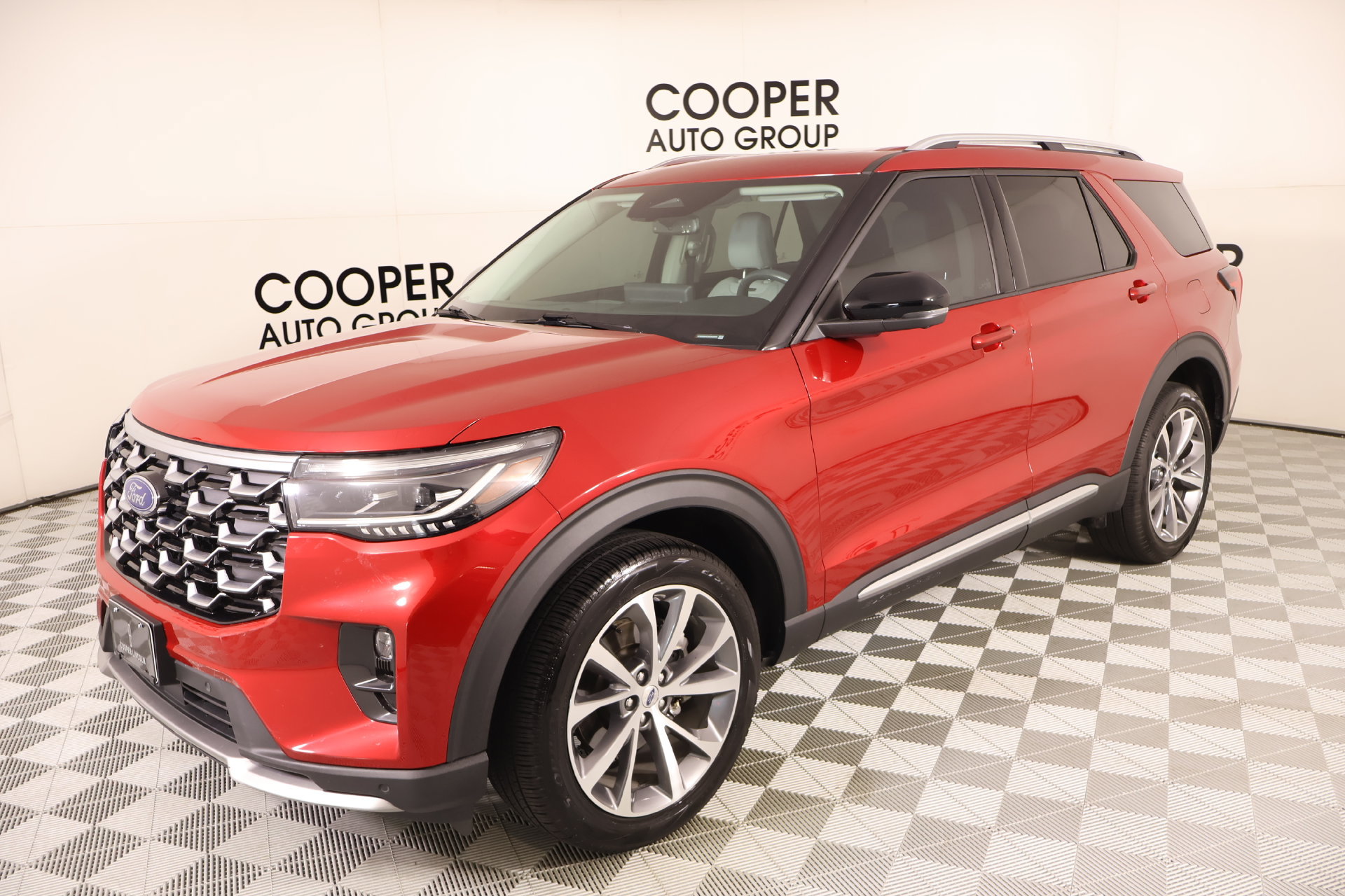 Used 2025 Ford Explorer Platinum w/ Ultimate Package AWD/4WD image 11