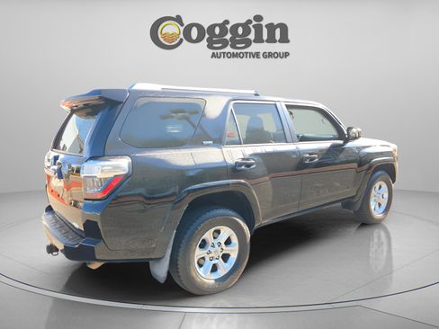 Used 2018 Toyota 4Runner SR5 image 6