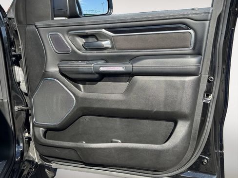 Used 2022 RAM 1500 Laramie AWD/4WD image 12