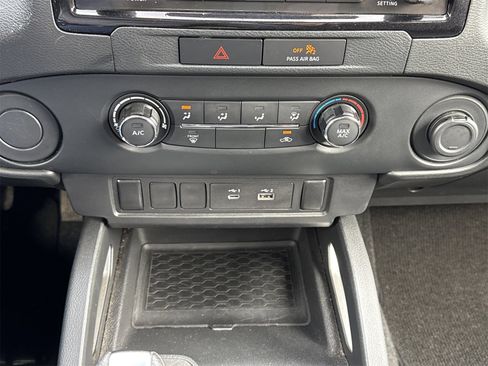 Used 2022 Nissan Frontier SV image 23