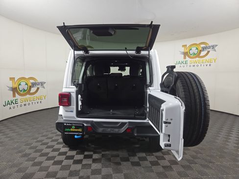 Certified 2024 Jeep Wrangler Unlimited Sahara w/ Safety Group AWD/4WD image 31
