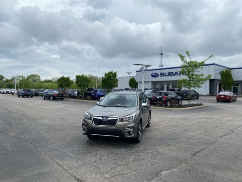 Used 2019 Subaru Forester Touring AWD/4WD image 3