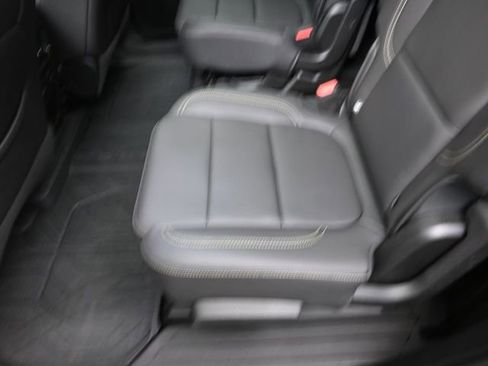 Used 2023 Chevrolet Traverse LT w/ LT Premium Package image 22