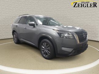 Certified 2025 Nissan Pathfinder SV AWD/4WD video 3