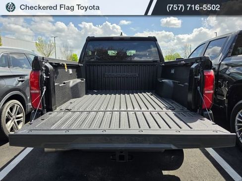 Used 2025 Toyota Tacoma SR5 image 7