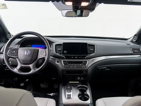 Used 2023 Honda Passport EX-L image 10