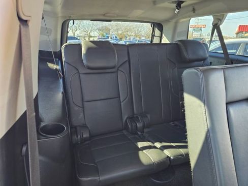 Used 2018 Chevrolet Suburban LT image 14