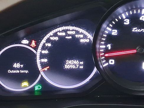 Certified 2022 Porsche Cayenne Turbo image 21