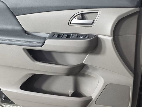 Used 2012 Honda Odyssey EX image 32