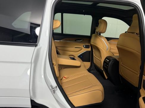 Certified 2022 Jeep Grand Cherokee Summit AWD/4WD image 35