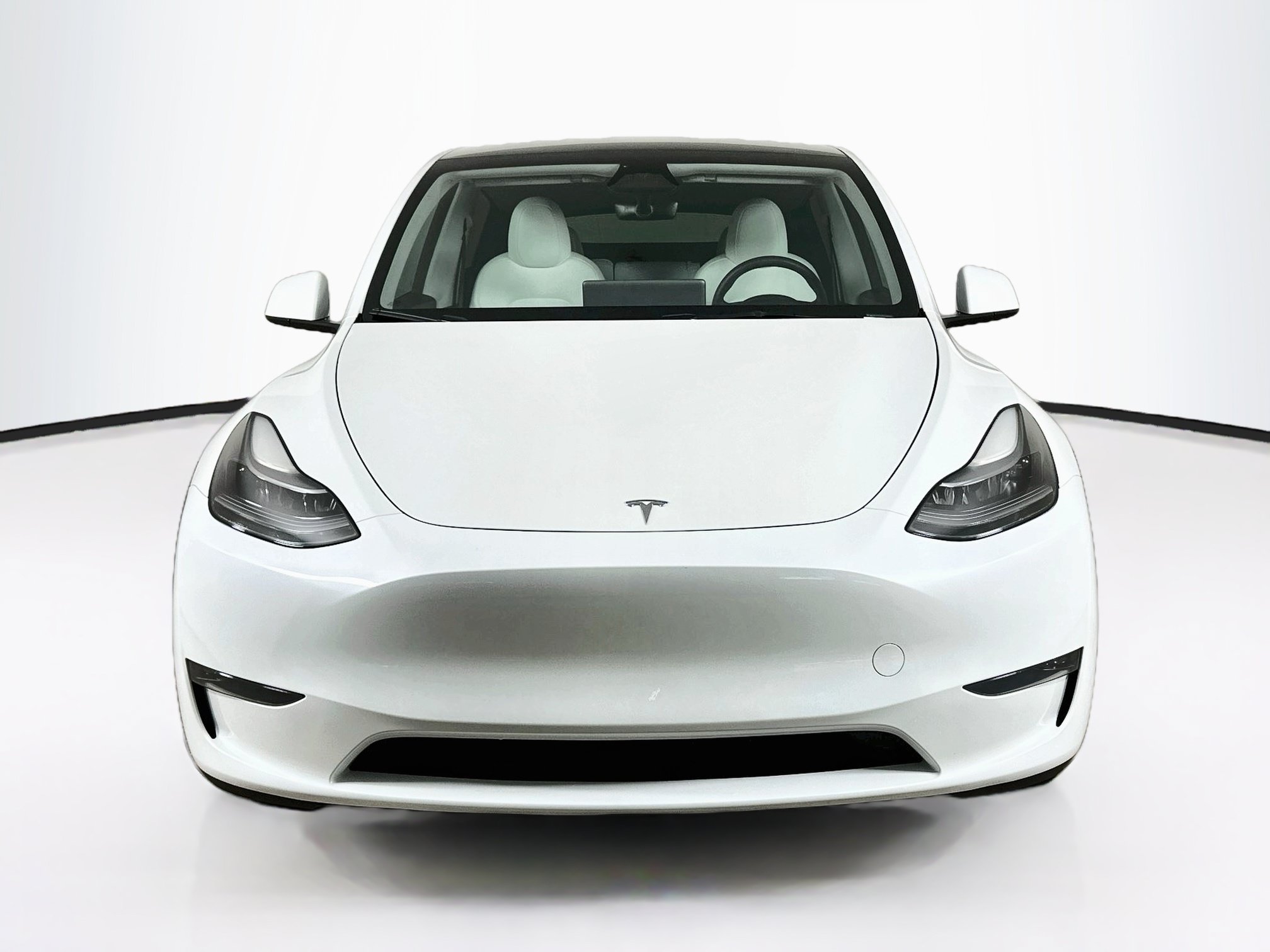 Used 2024 Tesla Model Y Long Range AWD/4WD image 2