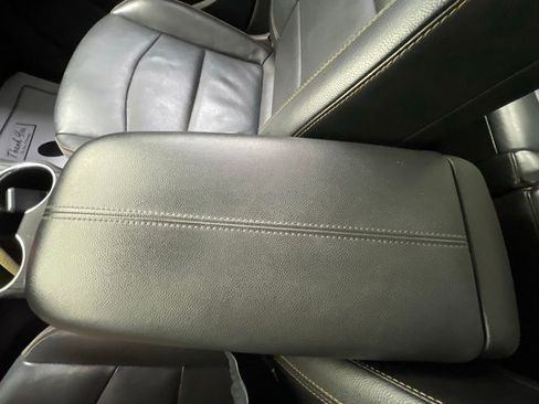 Used 2020 GMC Terrain SLT w/ Elevation Edition FWD image 15