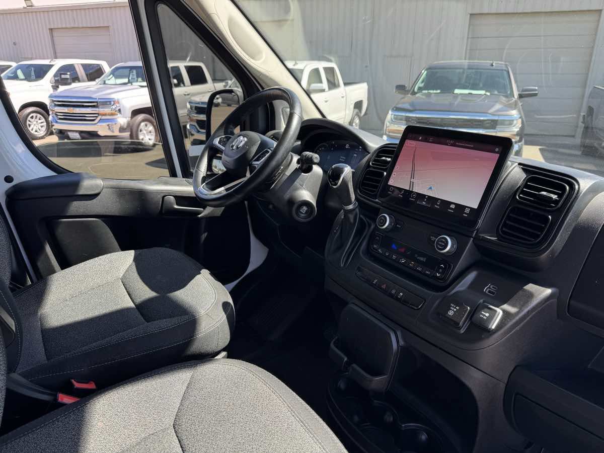 Used 2023 RAM ProMaster 2500 w/ Driver Convenience Group FWD image 16