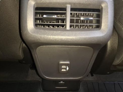 Used 2022 GMC Terrain SLE w/ Driver Convenience Package image 14