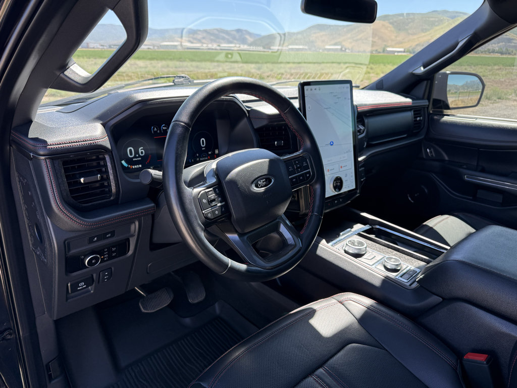 Used 2024 Ford Expedition Limited AWD/4WD image 16