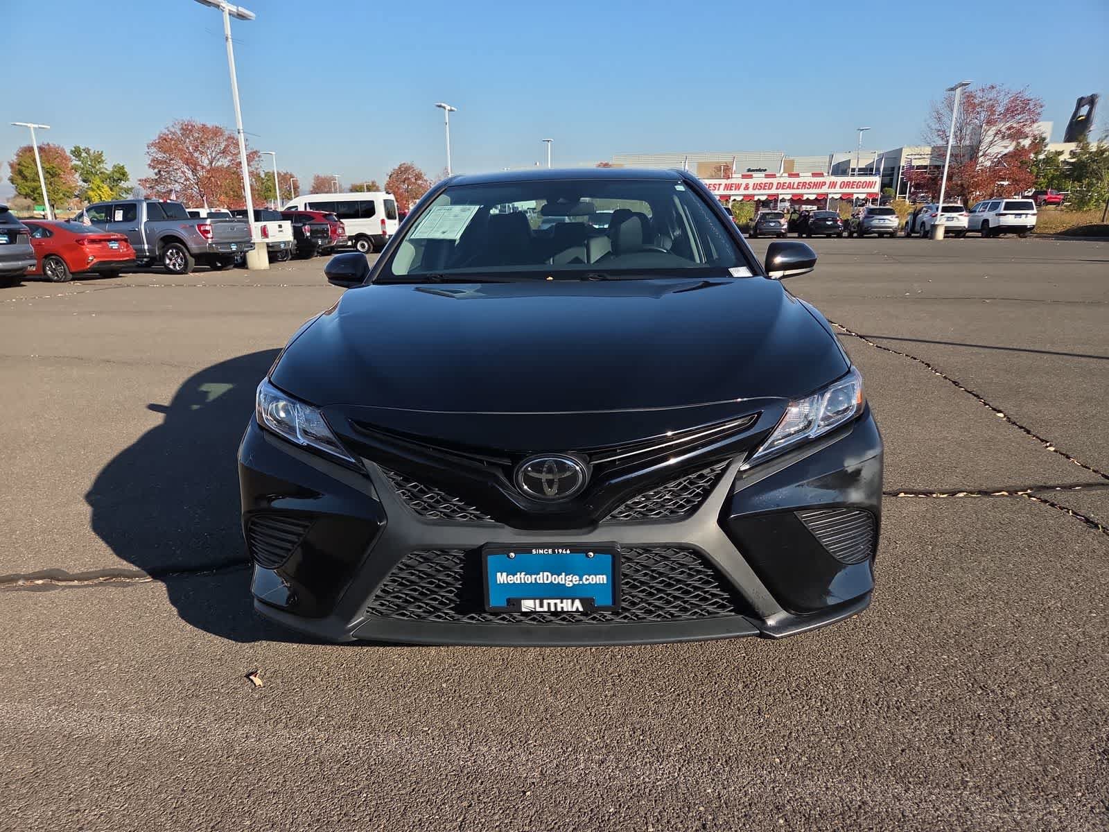 Used 2020 Toyota Camry SE FWD image 14