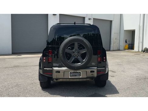 Used 2021 Land Rover Defender 110 X-Dynamic SE AWD/4WD image 7