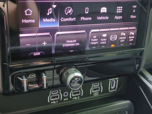 Used 2026 RAM 2500 Limited AWD/4WD image 18