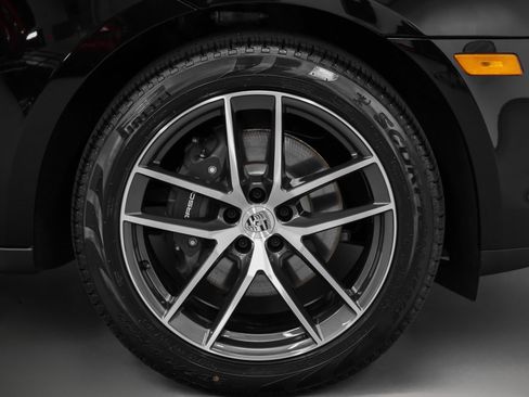 Certified 2025 Porsche Macan image 15