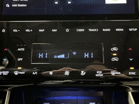 Used 2024 Hyundai Tucson Limited image 21