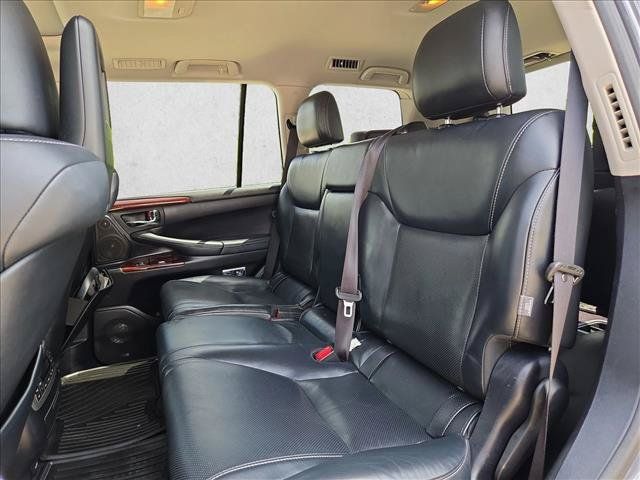 Used 2014 Lexus LX 570 4WD image 17