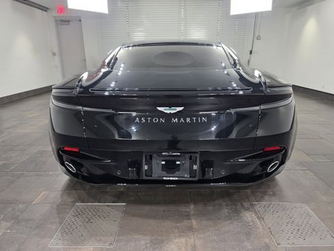 Used 2025 Aston Martin DB12 Coupe RWD image 25