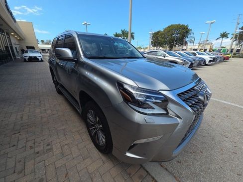 Used 2023 Lexus GX 460 Luxury w/ Accessory Package image 13