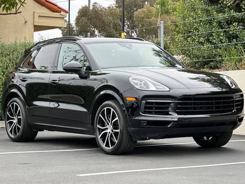 Used 2023 Porsche Cayenne AWD/4WD image 7
