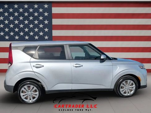 Used 2020 Kia Soul LX FWD image 6