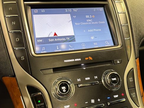 Used 2020 Lincoln Nautilus Reserve w/ Equipment Group 201A FWD image 18
