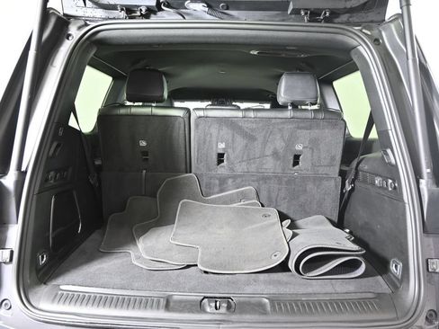 Used 2024 Jeep Wagoneer Series II w/ Flexible Seating Group AWD/4WD image 17