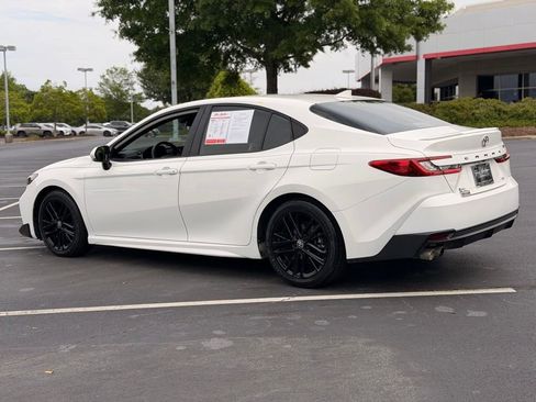 Used 2025 Toyota Camry SE FWD image 10