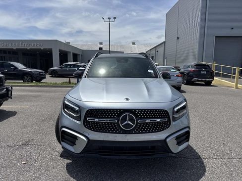 Used 2025 Mercedes-Benz GLB 250 image 2