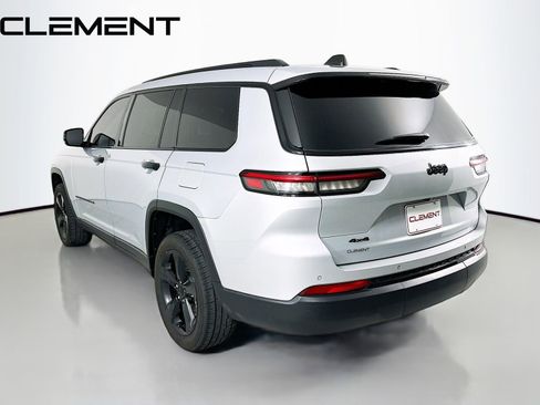 Used 2023 Jeep Grand Cherokee L Laredo AWD/4WD image 10