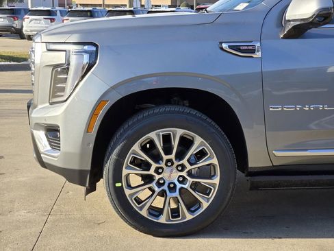 New 2026 GMC Yukon Denali w/ Sun & Power Step Package image 7
