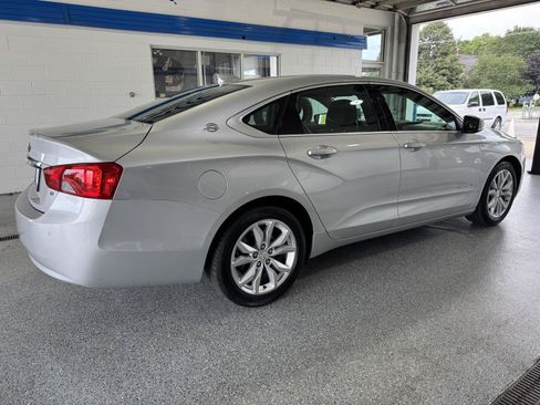 Used 2016 Chevrolet Impala LT w/ Convenience Package FWD image 11