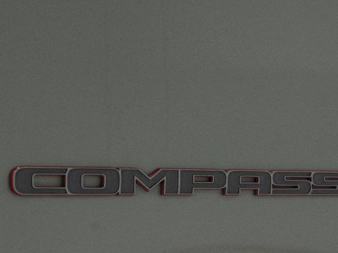 Used 2022 Jeep Compass Trailhawk w/ Trailhawk Convenience Group AWD/4WD image 15