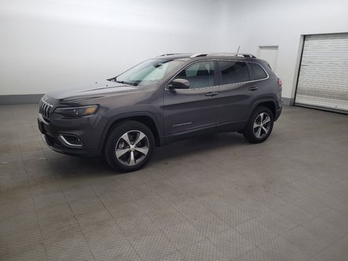 Used 2019 Jeep Cherokee Limited AWD/4WD image 2