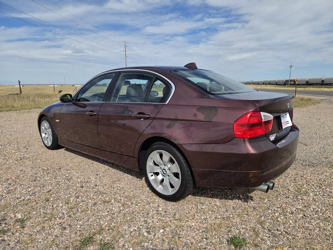Used 2006 BMW 330xi Sedan AWD/4WD image 3