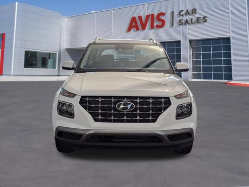 Used 2025 Hyundai Venue SEL FWD image 10