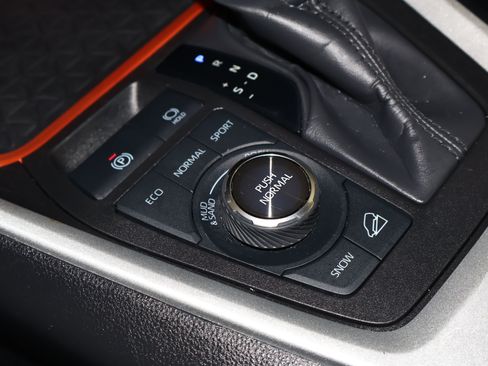 Used 2024 Toyota RAV4 Adventure image 31