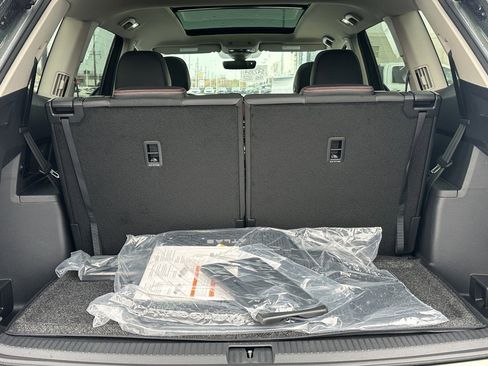 New 2026 Volkswagen Atlas Peak Edition AWD/4WD image 4