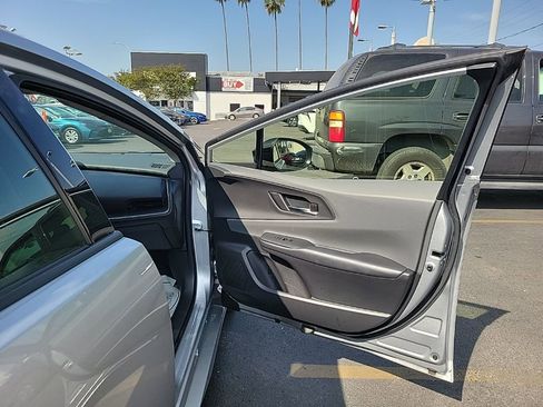 Used 2024 Toyota Prius XLE image 9