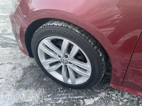 Used 2019 Volkswagen Passat 2.0T Wolfsburg w/ Wheels & Sunroof Package image 8