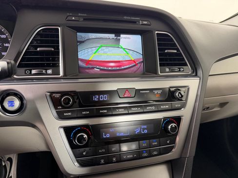 Used 2016 Hyundai Sonata Sport w/ Option Group 02 FWD image 17