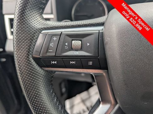 Used 2022 Mitsubishi Outlander SEL image 17