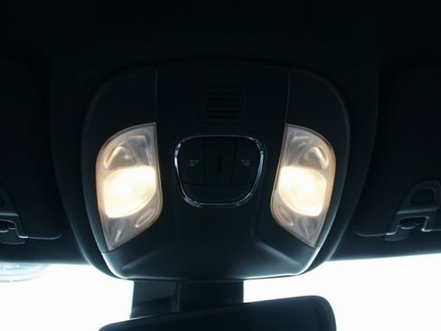 Used 2025 Jeep Compass Trailhawk image 23