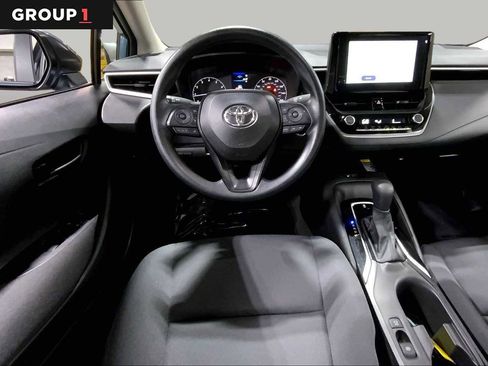 Used 2025 Toyota Corolla LE w/ LE Premium Package FWD image 6